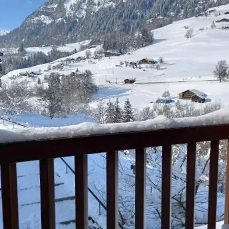 Des Evettes- Vue Montagne
